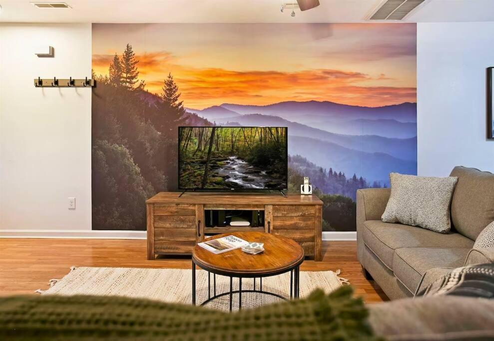 Willow Trace: Family Retreat, Hot Tub, Gaming! Pigeon Forge Exteriör bild