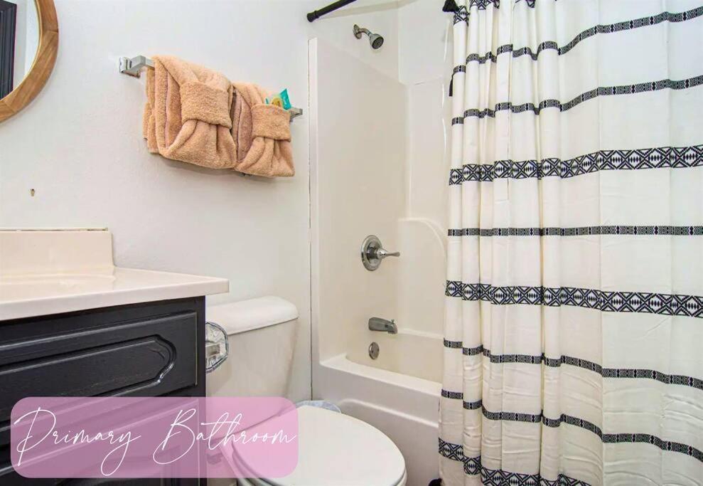 Willow Trace: Family Retreat, Hot Tub, Gaming! Pigeon Forge Exteriör bild