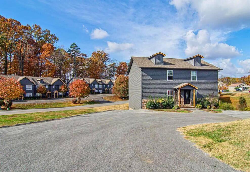 Willow Trace: Family Retreat, Hot Tub, Gaming! Pigeon Forge Exteriör bild