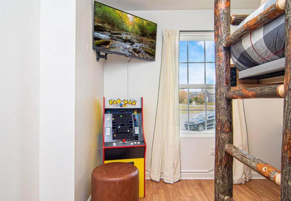 Willow Trace: Family Retreat, Hot Tub, Gaming! Pigeon Forge Exteriör bild