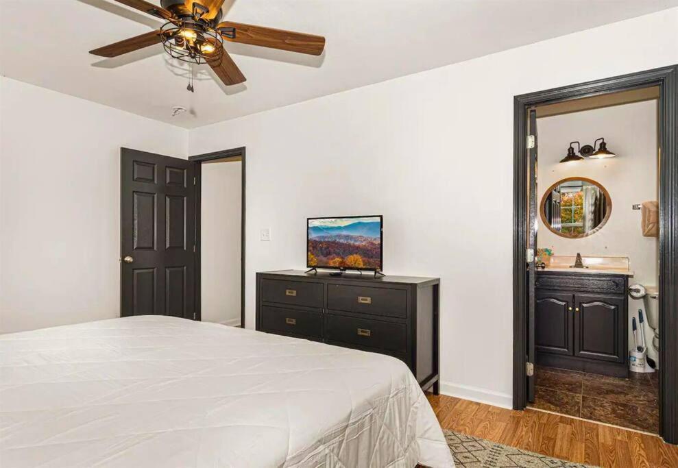 Willow Trace: Family Retreat, Hot Tub, Gaming! Pigeon Forge Exteriör bild