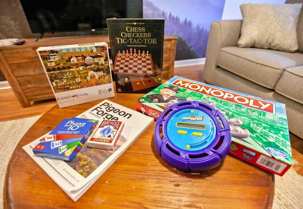 Willow Trace: Family Retreat, Hot Tub, Gaming! Pigeon Forge Exteriör bild